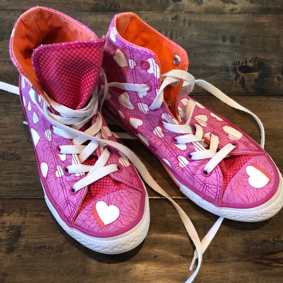 pink converse with heart